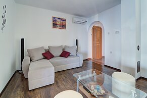 Seabreeze Apartments With Jacuzzi