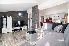 Seabreeze Apartments With Jacuzzi