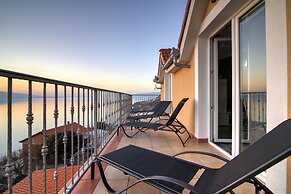 Seabreeze Apartments With Jacuzzi