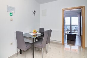 Seabreeze Apartments With Jacuzzi