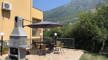 Villa Risan Apartments