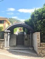 Modern Viggiù Suite Home