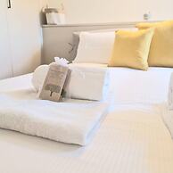 Modern Viggiù Suite Home