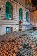 TRIBUNALE BASEMENT APARTMENT