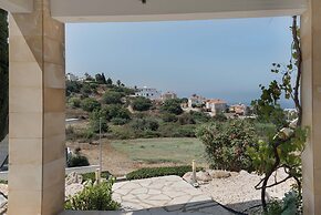Phaedrus Living: Seaview Hilltop Maisonette