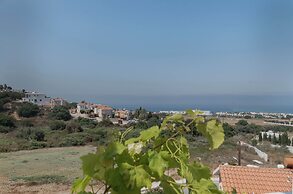 Phaedrus Living: Seaview Hilltop Maisonette