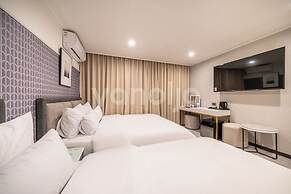 BROWN-DOT HOTEL