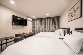 BROWN-DOT HOTEL