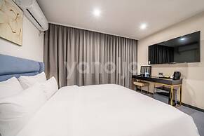 BROWN-DOT HOTEL