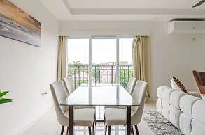 Luxe City Oasis 2BR with Pool & Gym