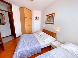 5-person Stay by the Beach