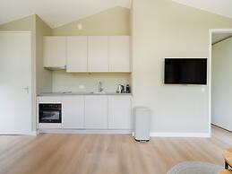 Modern Family Getaway in Oud Ade