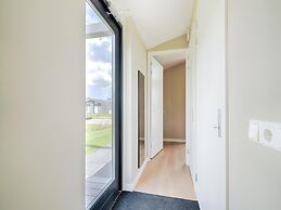 Modern Family Getaway in Oud Ade