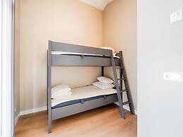 Modern Family Getaway in Oud Ade