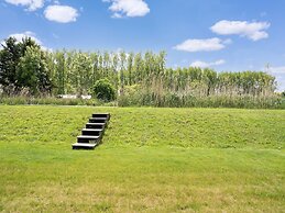 Modern Family Getaway in Oud Ade