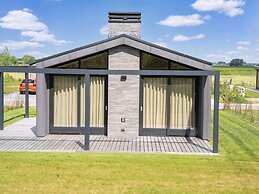 Modern Family Getaway in Oud Ade