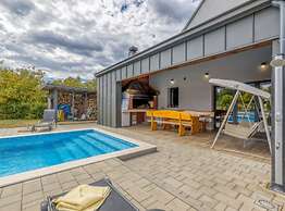 Holiday Home Mali Raj