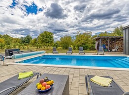 Holiday Home Mali Raj