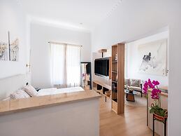 Modern Residences - Deluxe Studio on the Moselle