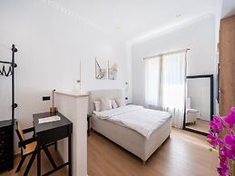 Modern Residences - Deluxe Studio on the Moselle