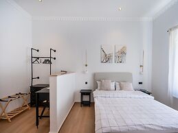 Modern Residences - Deluxe Studio on the Moselle