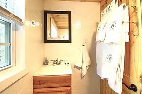 Americana Cabin