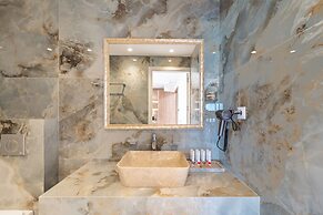 Philia Center Suites