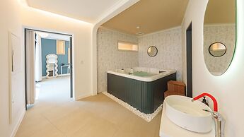 Gyeongju The Moon Aurora Pool Villa