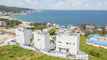 Gyeongju The Moon Aurora Pool Villa