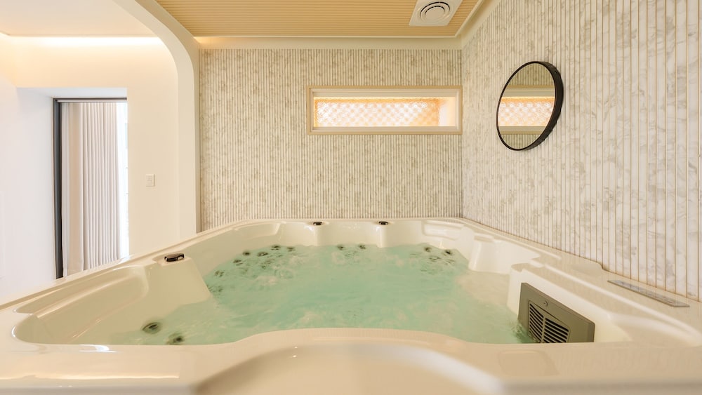 Gyeongju The Moon Aurora Pool Villa