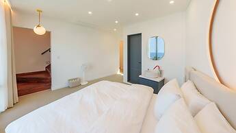 Gyeongju The Moon Aurora Pool Villa