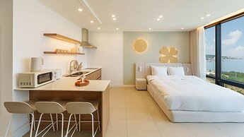 Gyeongju The Moon Aurora Pool Villa
