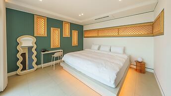 Gyeongju The Moon Aurora Pool Villa