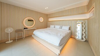 Gyeongju The Moon Aurora Pool Villa