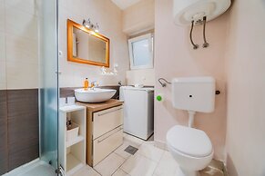 Charming Downtown Studio