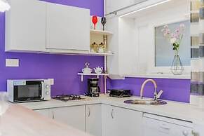 Charming Downtown Studio