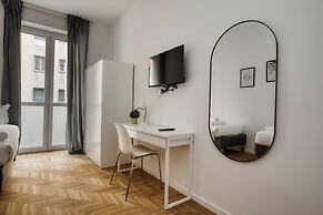 Beautiful apt with 2 balconies