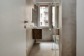 Beautiful apt with 2 balconies
