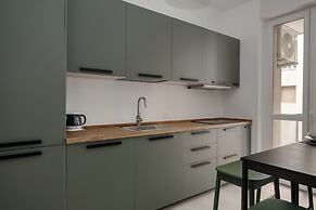 Beautiful apt with 2 balconies
