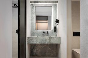 Avant Blue Boutique Hotel
