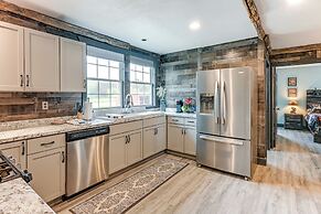 5-acre Kingston Getaway: Pond, Peacocks & Fire Pit
