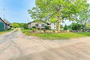 5-acre Kingston Getaway: Pond, Peacocks & Fire Pit
