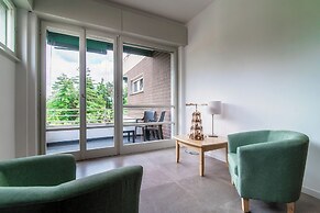 Stylish 2-Bedroom Apartment by Lake Como