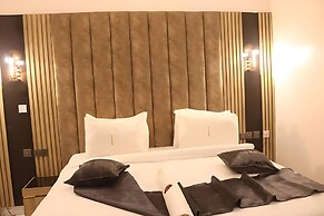 Victorian Bloom Hotel and Resort