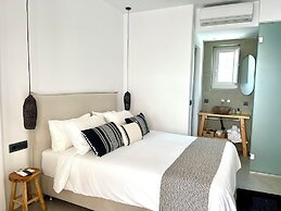 Mykonos Dot Suites