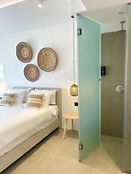 Mykonos Dot Suites