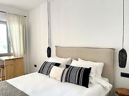 Mykonos Dot Suites