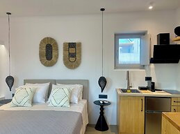Mykonos Dot Suites
