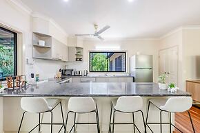 Zen Pandanus Point Pool - Backyard - Balcony