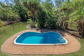 Zen Pandanus Point Pool - Backyard - Balcony